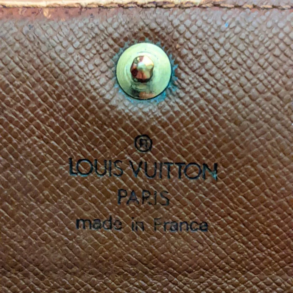 Louis Vuitton Monogram Key Holder/Wallet #1629***